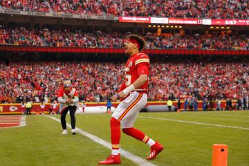 Patrick Mahomes #15 of the Kansas City Chiefs reacts during the first quarter against the Cincinnati Bengals 