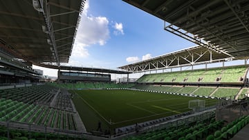 USMNT team arrive at Q2 Stadium